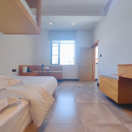 Dali Loft Travelling With Hostel Exterior photo