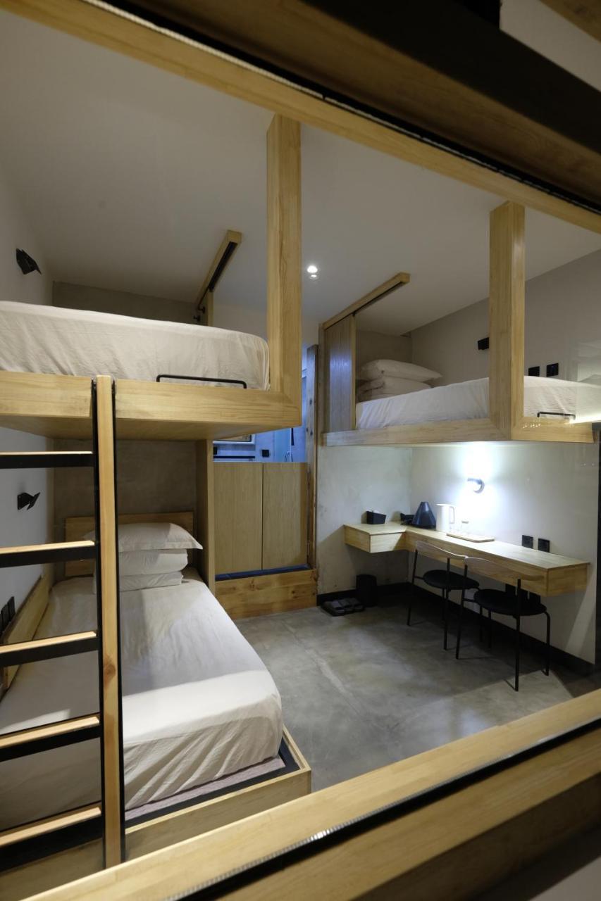 Dali Loft Travelling With Hostel Exterior photo